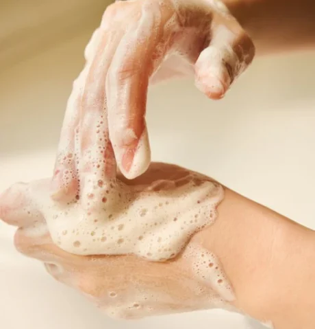 SKIN1004_Madagascar_Cleansing_Foam-6_490x510_crop_center.png