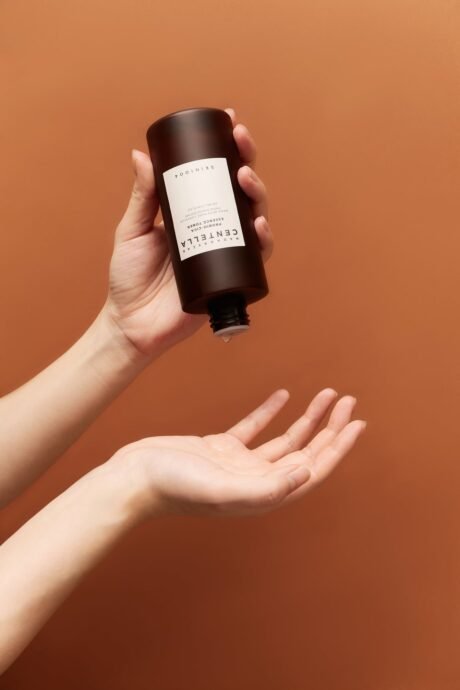 skin1004-madagascar-centella-probio-cica-essence-toner-210-ml-492863-en